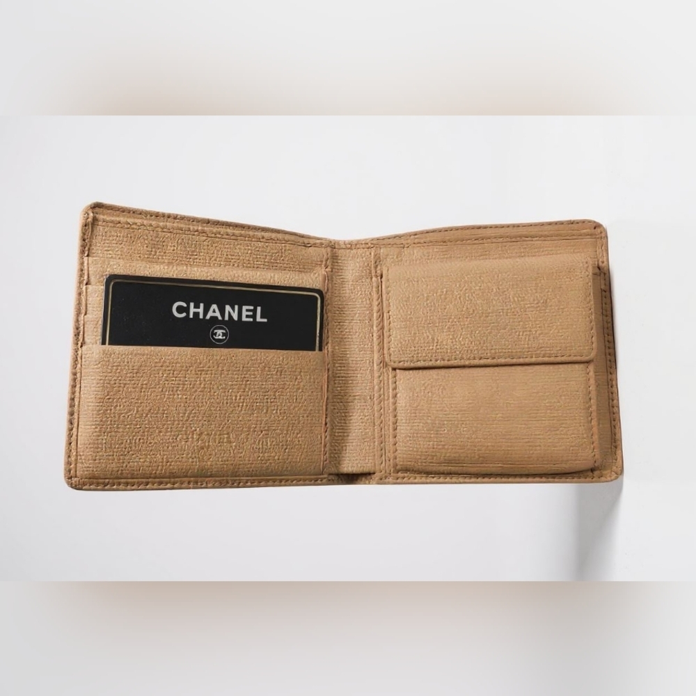 CHANEL Metallic Gold Wallet - Picture 14 of 14